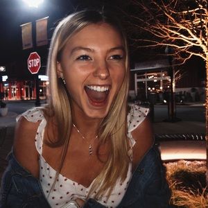 Meet your Posher, Kelly